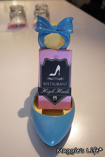 Hs Cafe 高跟鞋公主：台北美食。捷運忠孝敦化【Hs Cafe高跟鞋公主】主題餐廳◆東區下午茶。甜點。鬆餅。義大利麵。燉飯