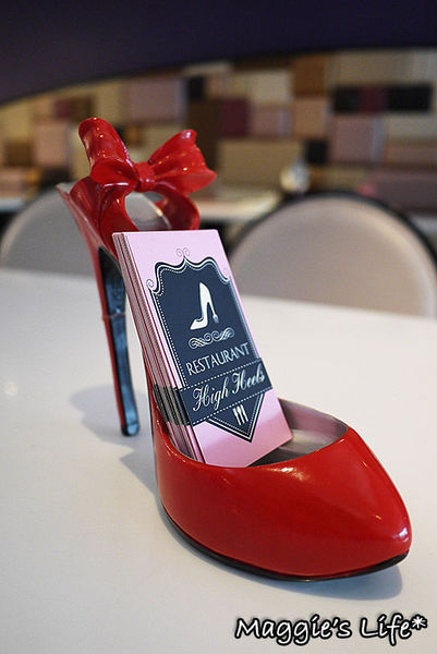 Hs Cafe 高跟鞋公主：台北美食。捷運忠孝敦化【Hs Cafe高跟鞋公主】主題餐廳◆東區下午茶。甜點。鬆餅。義大利麵。燉飯