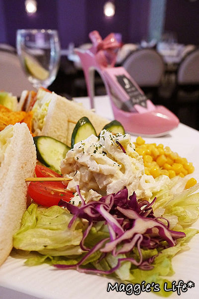 Hs Cafe 高跟鞋公主：台北美食。捷運忠孝敦化【Hs Cafe高跟鞋公主】主題餐廳◆東區下午茶。甜點。鬆餅。義大利麵。燉飯