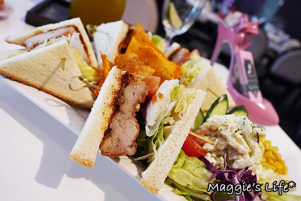 Hs Cafe 高跟鞋公主：台北美食。捷運忠孝敦化【Hs Cafe高跟鞋公主】主題餐廳◆東區下午茶。甜點。鬆餅。義大利麵。燉飯