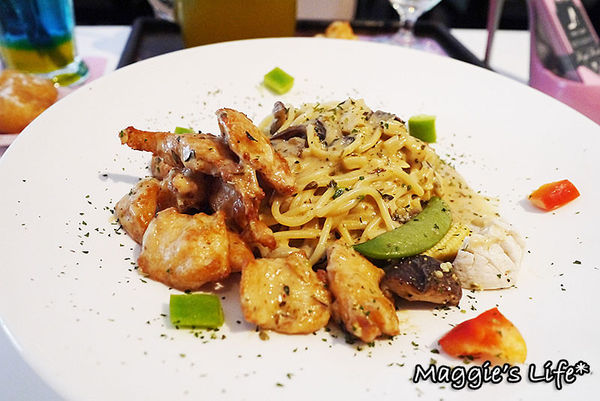 Hs Cafe 高跟鞋公主：台北美食。捷運忠孝敦化【Hs Cafe高跟鞋公主】主題餐廳◆東區下午茶。甜點。鬆餅。義大利麵。燉飯