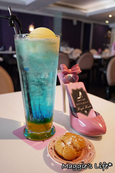 Hs Cafe 高跟鞋公主：台北美食。捷運忠孝敦化【Hs Cafe高跟鞋公主】主題餐廳◆東區下午茶。甜點。鬆餅。義大利麵。燉飯