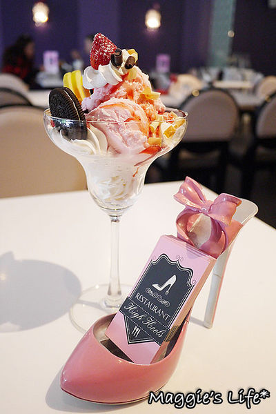 Hs Cafe 高跟鞋公主：台北美食。捷運忠孝敦化【Hs Cafe高跟鞋公主】主題餐廳◆東區下午茶。甜點。鬆餅。義大利麵。燉飯