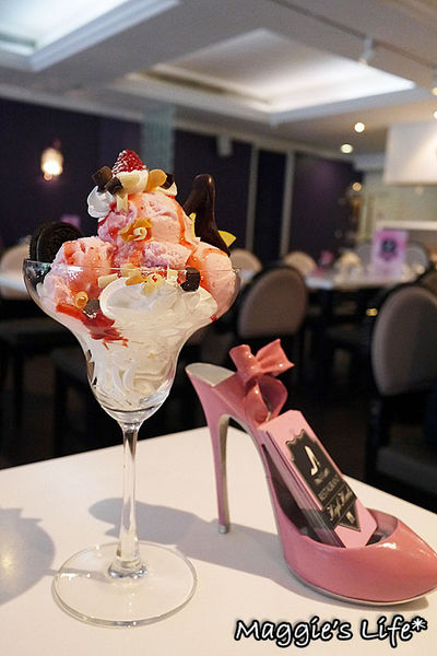 Hs Cafe 高跟鞋公主：台北美食。捷運忠孝敦化【Hs Cafe高跟鞋公主】主題餐廳◆東區下午茶。甜點。鬆餅。義大利麵。燉飯