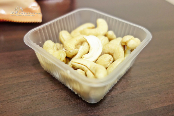 蝦叔叔：【宅配團購】蝦叔叔、腰果妹+一整隻蝦子真空油炸、酥酥脆脆攜帶方便的好零食