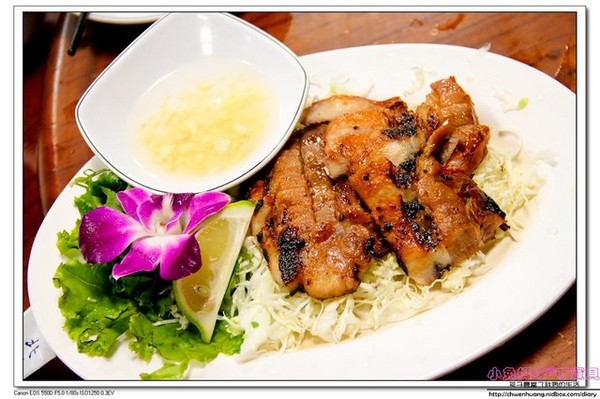 甲富哥活海鮮餐廳(原富哥活海鮮餐廳)：【美食♥宜蘭】☼甲富哥活海鮮餐廳☼海鮮很新鮮,飯後水果居然有櫻桃和草莓♥♥