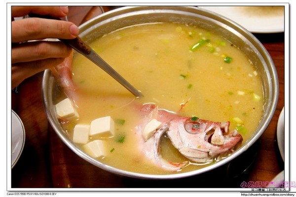 甲富哥活海鮮餐廳(原富哥活海鮮餐廳)：【美食♥宜蘭】☼甲富哥活海鮮餐廳☼海鮮很新鮮,飯後水果居然有櫻桃和草莓♥♥