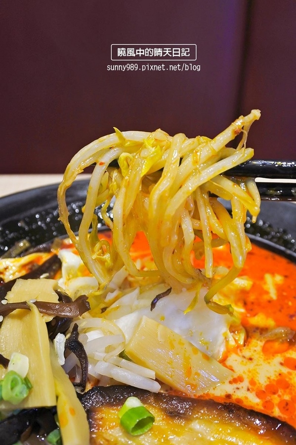 麵家三士(三創店)：【三創 | 麵家三士】色香比味更迷人的麵家三士