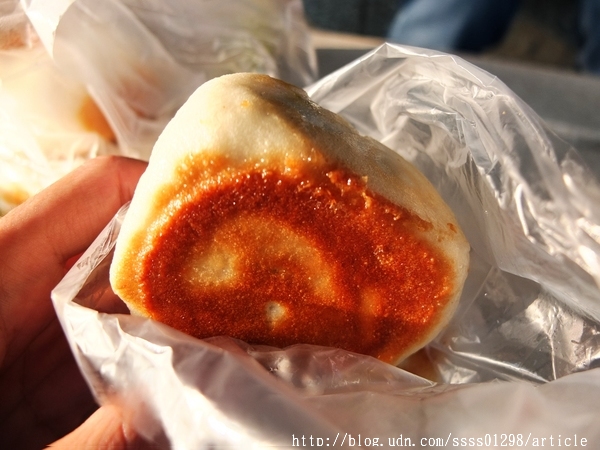 繁華水煎包:【美食特搜。屏東長治鄉】繁華水煎包。香脆大顆水煎包 紮實外皮肉餡香嫩 下午開店必吸引人潮的在地美食