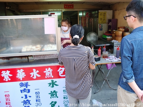 繁華水煎包:【美食特搜。屏東長治鄉】繁華水煎包。香脆大顆水煎包 紮實外皮肉餡香嫩 下午開店必吸引人潮的在地美食