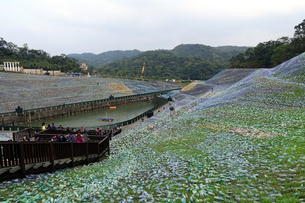 星空草原-擁恆文創園區：(胖樺遊記)基隆瑞芳假日遊憩好景點，百萬保特瓶打造梵谷油畫「星空草原」/擁恆文創園區/Starry Paradise