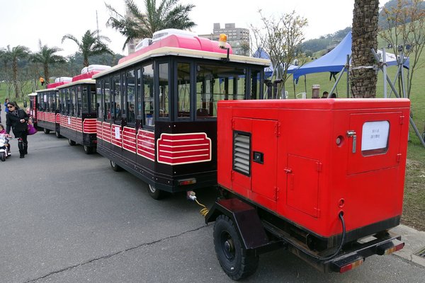 星空草原-擁恆文創園區：(胖樺遊記)基隆瑞芳假日遊憩好景點，百萬保特瓶打造梵谷油畫「星空草原」/擁恆文創園區/Starry Paradise
