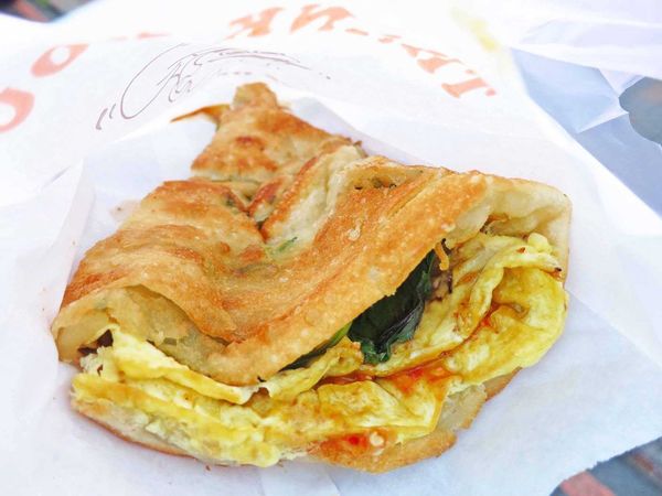 【三重美食】一品九層塔蔥油餅-228公園超人氣蔥油餅