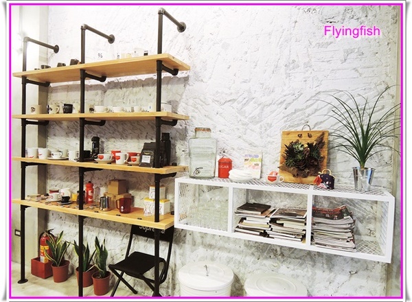 Homerun Roasters:✜ 時尚與工業風相結合滴雨都新開幕咖啡館 – 基隆「Homerun Roasters」(一+二訪) 。:.゚ヽ(*´∀`)ノ゚.:。