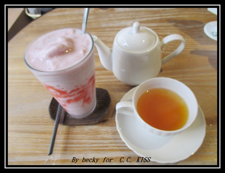 C.C.KISS Coffee&Cake：<捷運忠孝復興站>查理布朗新品牌，鐵鏟甜點及可以客制化的台北東區下午茶點～C.C. KISS