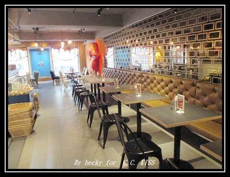 C.C.KISS Coffee&Cake：<捷運忠孝復興站>查理布朗新品牌，鐵鏟甜點及可以客制化的台北東區下午茶點～C.C. KISS