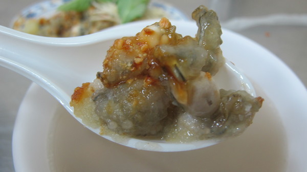 雙管四神湯:(胖樺食記)景美雙管四神湯油飯麵線鮮蚵各有特色且份量十足。銅板美食值得一試。