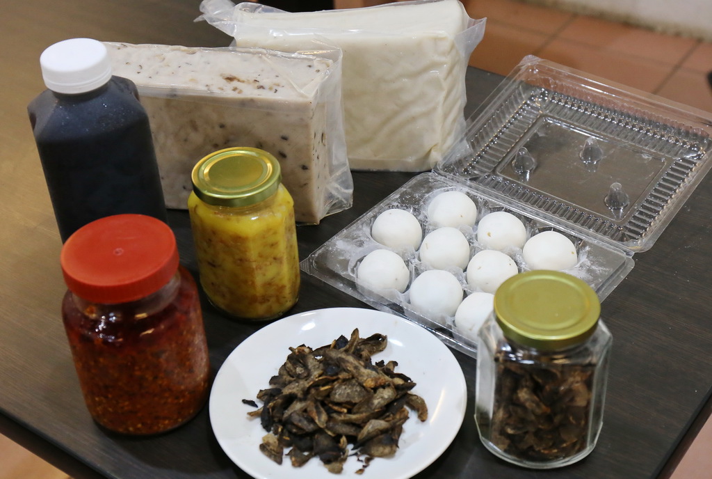 南庄必吃,老家米食堂,客家大湯圓,炸湯圓,南庄手工麵,電視報導南庄美食