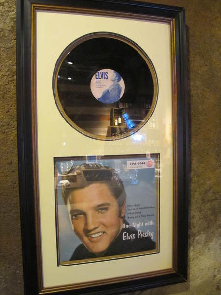 Me Meat Beer 窯烤餐酒館:(胖樺食記)台北市八德路Me Meat Beer 窯烤餐酒館。多款啤酒香醇濃郁適合放鬆小酌。