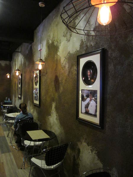 Me Meat Beer 窯烤餐酒館:(胖樺食記)台北市八德路Me Meat Beer 窯烤餐酒館。多款啤酒香醇濃郁適合放鬆小酌。