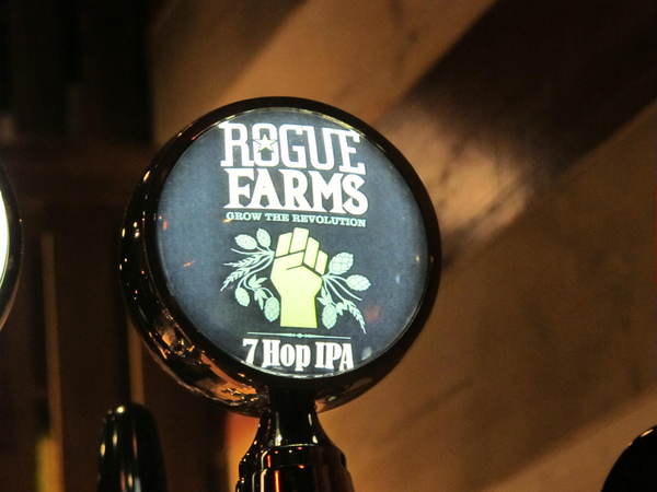 Me Meat Beer 窯烤餐酒館:(胖樺食記)台北市八德路Me Meat Beer 窯烤餐酒館。多款啤酒香醇濃郁適合放鬆小酌。