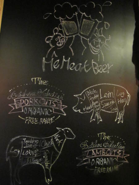 Me Meat Beer 窯烤餐酒館:(胖樺食記)台北市八德路Me Meat Beer 窯烤餐酒館。多款啤酒香醇濃郁適合放鬆小酌。