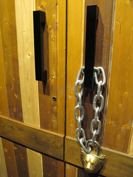 Me Meat Beer 窯烤餐酒館:(胖樺食記)台北市八德路Me Meat Beer 窯烤餐酒館。多款啤酒香醇濃郁適合放鬆小酌。