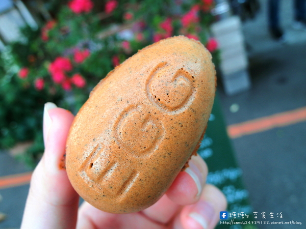 魚刺人雞蛋糕：〖台中│美食〗魚刺人雞蛋糕 ❤ 午後幸福小點心!!偉士牌雞蛋糕~~嚴選食材，香氣四溢，不僅紮實，還會爆漿呢!!