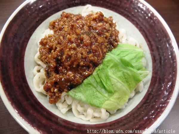 蔡家麵館:【美食特搜。屏東市】蔡家麵館。屏東一絕的大碗公熗鍋麵 份量多料豐富 用餐時段搶破頭的人氣麵店