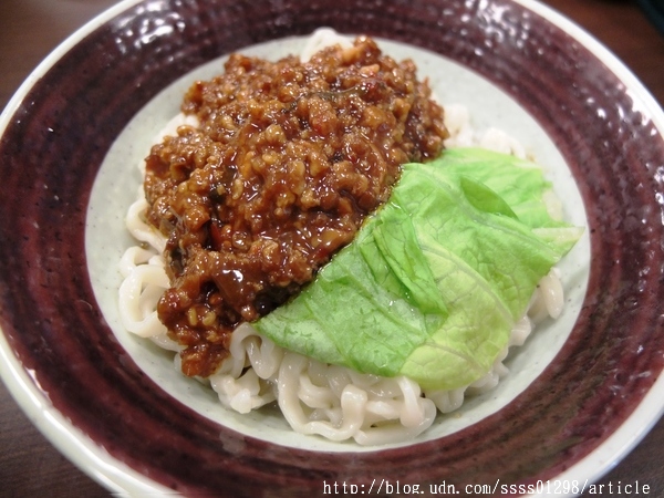 蔡家麵館:【美食特搜。屏東市】蔡家麵館。屏東一絕的大碗公熗鍋麵 份量多料豐富 用餐時段搶破頭的人氣麵店