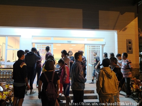 蔡家麵館:【美食特搜。屏東市】蔡家麵館。屏東一絕的大碗公熗鍋麵 份量多料豐富 用餐時段搶破頭的人氣麵店