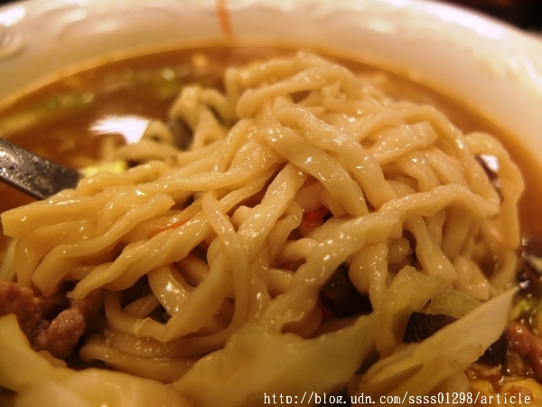 蔡家麵館:【美食特搜。屏東市】蔡家麵館。屏東一絕的大碗公熗鍋麵 份量多料豐富 用餐時段搶破頭的人氣麵店