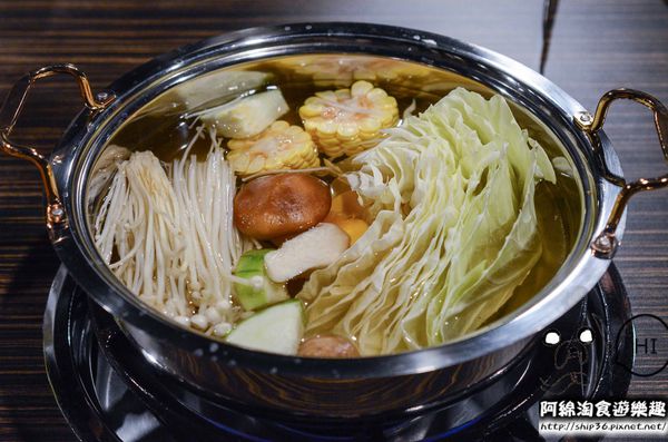 【桃園燒烤】好客燒烤 中壢店-無敵享受=烤肉配調酒．桃園燒肉/酒吧/中美村/帝王蟹