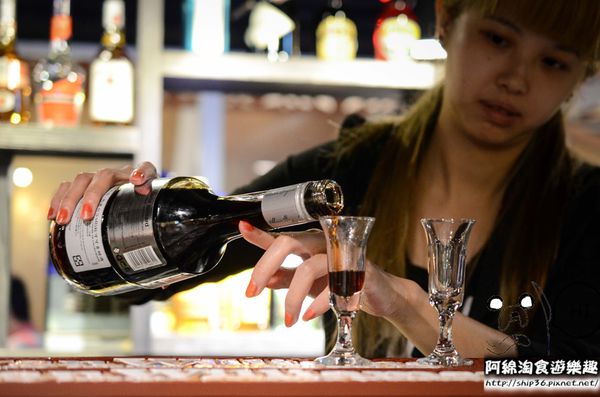 【桃園燒烤】好客燒烤 中壢店-無敵享受=烤肉配調酒．桃園燒肉/酒吧/中美村/帝王蟹