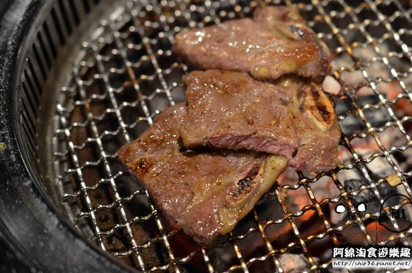 【桃園燒烤】好客燒烤 中壢店-無敵享受=烤肉配調酒．桃園燒肉/酒吧/中美村/帝王蟹