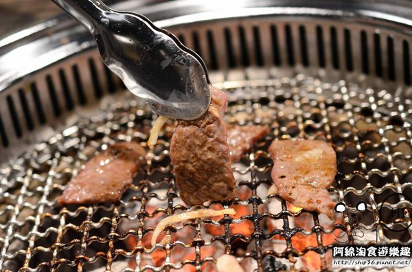 【桃園燒烤】好客燒烤 中壢店-無敵享受=烤肉配調酒.桃園燒肉/酒吧/中美村/帝王蟹