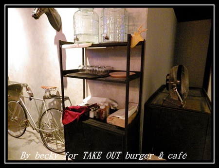 TAKE OUT burger & cafe：有小酒館氛圍及小聚的好去處～TAKE OUT burger & café