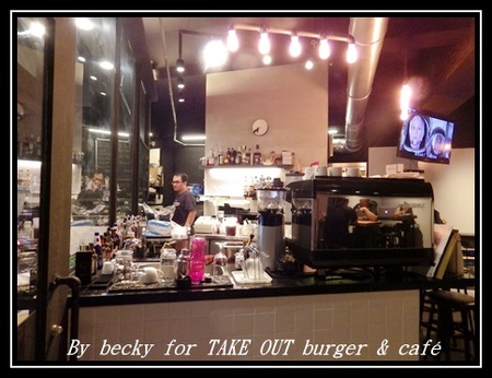 TAKE OUT burger & cafe：有小酒館氛圍及小聚的好去處～TAKE OUT burger & café
