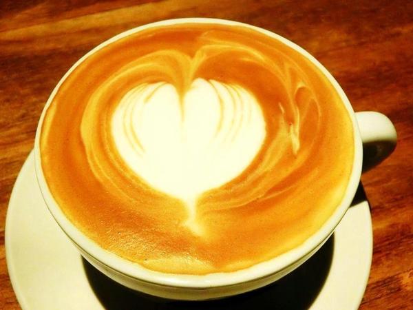 TAKE OUT burger & cafe：TAKE OUT 美式餐廳