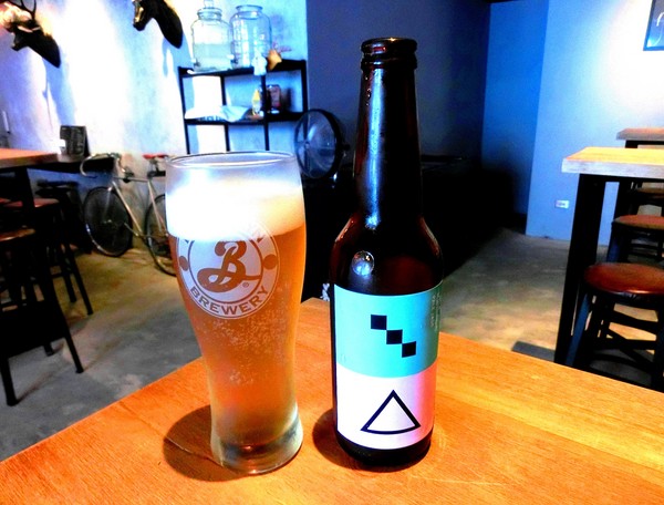 TAKE OUT burger & cafe：TAKE OUT 美式餐廳