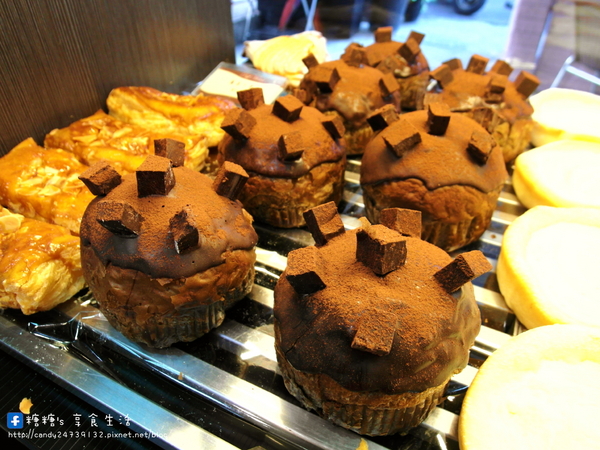 泡芙之家:〖台中│美食〗泡芙之家 ❤ 係金餒!!係金餒!!脆皮泡芙一顆只要10元!!!只要10元!!