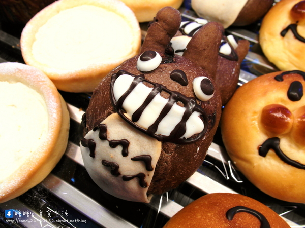 泡芙之家:〖台中│美食〗泡芙之家 ❤ 係金餒!!係金餒!!脆皮泡芙一顆只要10元!!!只要10元!!