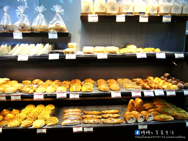 泡芙之家:〖台中│美食〗泡芙之家 ❤ 係金餒!!係金餒!!脆皮泡芙一顆只要10元!!!只要10元!!