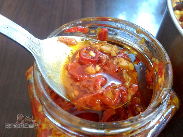 卜記專業麵線10-蒜頭辣椒特寫