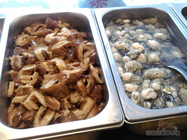 卜記專業麵線05-滷大腸頭和鮮蚵