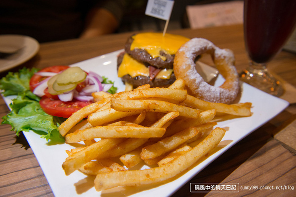 HATER CAFE:【邀約| Hater Cafe】分食更有趣 公館朋友聚會好去處