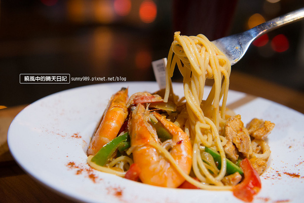 HATER CAFE:【邀約| Hater Cafe】分食更有趣 公館朋友聚會好去處