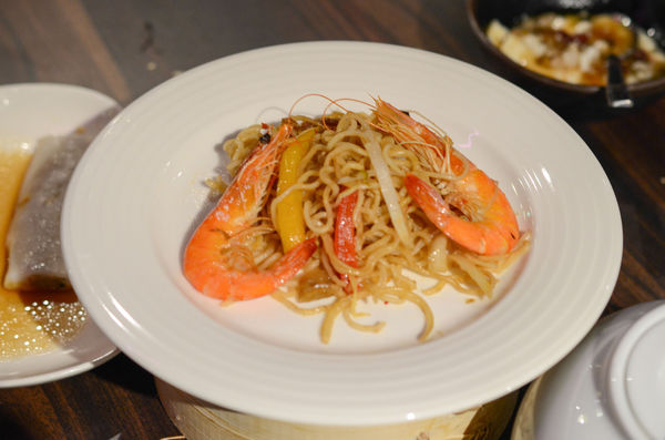 【台北港式】【北捷小巨蛋站】潮坊港式飲茶-貴參參港點隨你拿隨你吃到飽．燒賣/飲茶/點心/微風南京美食