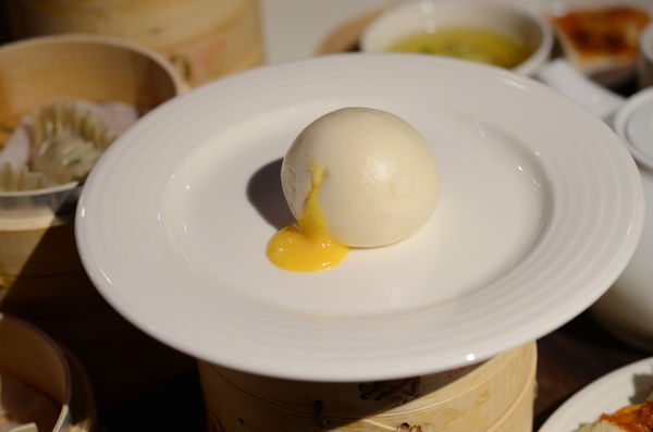 【台北港式】【北捷小巨蛋站】潮坊港式飲茶-貴參參港點隨你拿隨你吃到飽．燒賣/飲茶/點心/微風南京美食