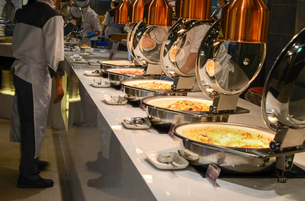 【台北港式】【北捷小巨蛋站】潮坊港式飲茶-貴參參港點隨你拿隨你吃到飽．燒賣/飲茶/點心/微風南京美食